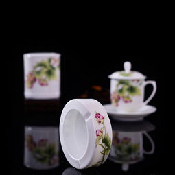 瓷拍 景德鎮(zhèn)陶瓷辦公用品茶杯煙灰缸禮品裝邱松雯芬芳芙蓉花